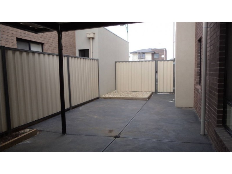 40C The Avenue, Caroline Springs VIC 3023