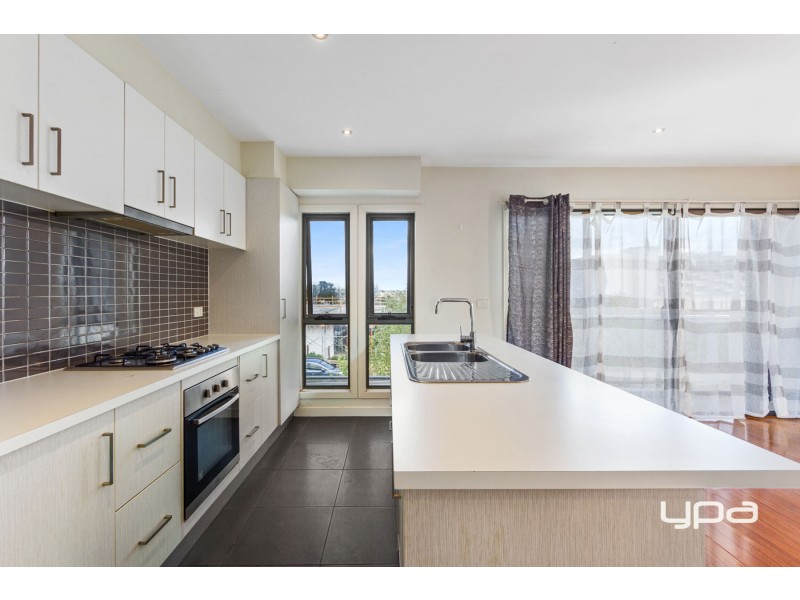 15 Garrety Road, Caroline Springs VIC 3023