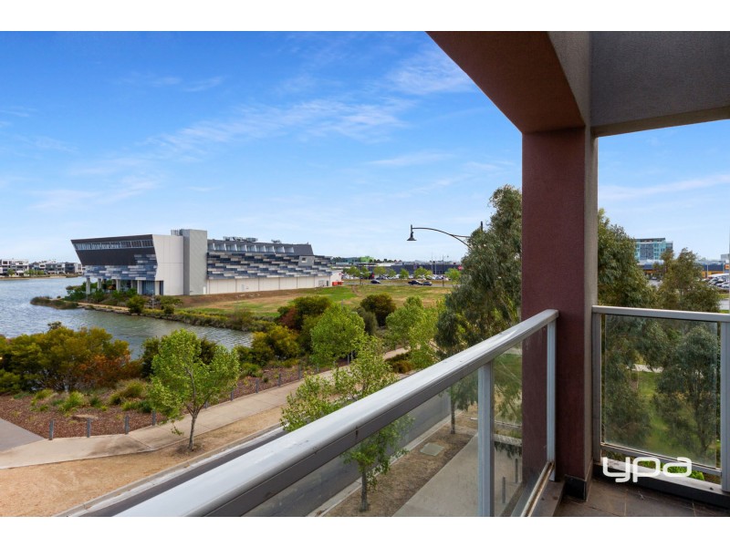 15 Garrety Road, Caroline Springs VIC 3023