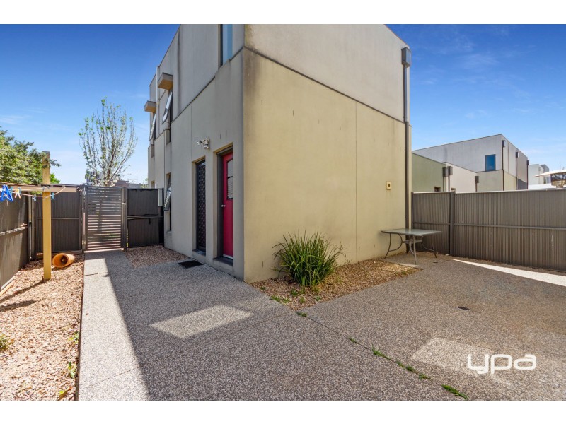 15 Garrety Road, Caroline Springs VIC 3023