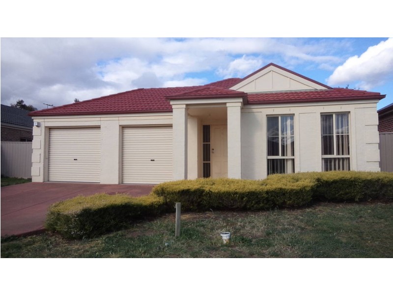 26 Barringo Way, Caroline Springs VIC 3023