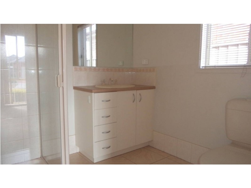 26 Barringo Way, Caroline Springs VIC 3023