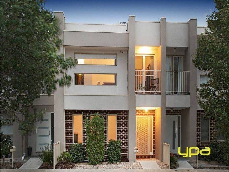 3 The Entrance, Caroline Springs VIC 3023