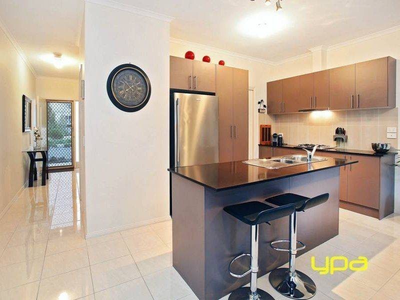 3 The Entrance, Caroline Springs VIC 3023