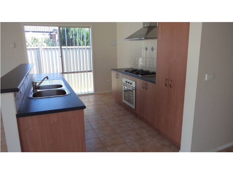 18 Reigate Street, Caroline Springs VIC 3023