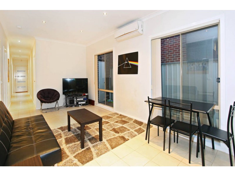 20/40 McCubbin Way, Caroline Springs VIC 3023