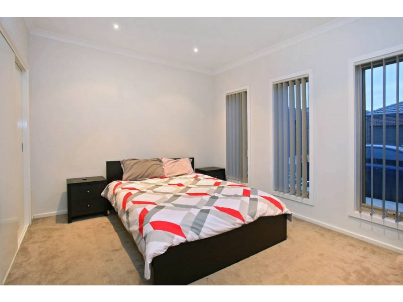 20/40 McCubbin Way, Caroline Springs VIC 3023