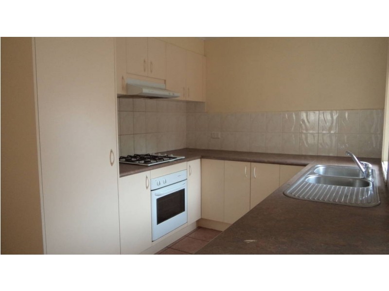 28 O’Donnell Drive, Caroline Springs VIC 3023