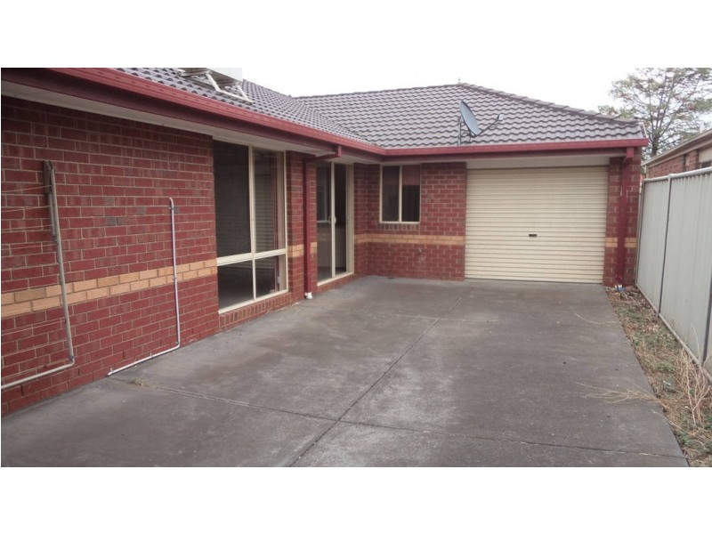 28 O’Donnell Drive, Caroline Springs VIC 3023