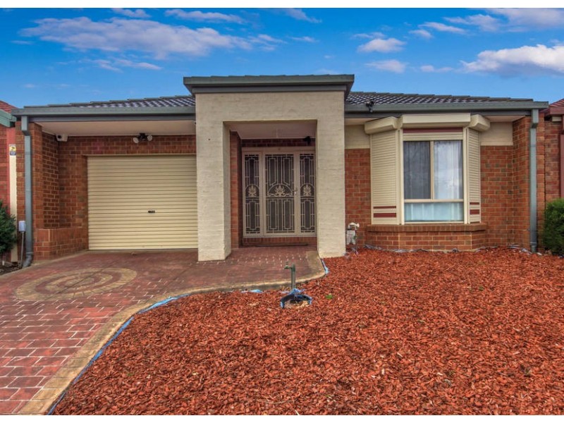 8  Fairweather Drive, Burnside VIC 3023