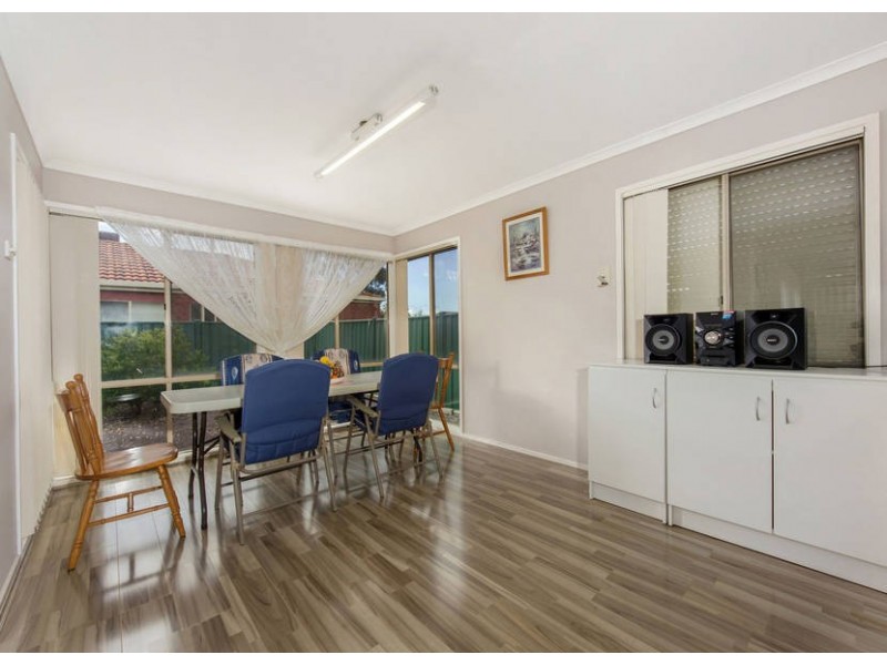 8  Fairweather Drive, Burnside VIC 3023