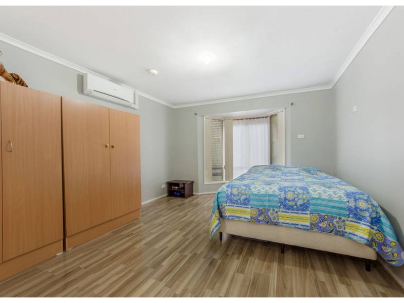 8  Fairweather Drive, Burnside VIC 3023