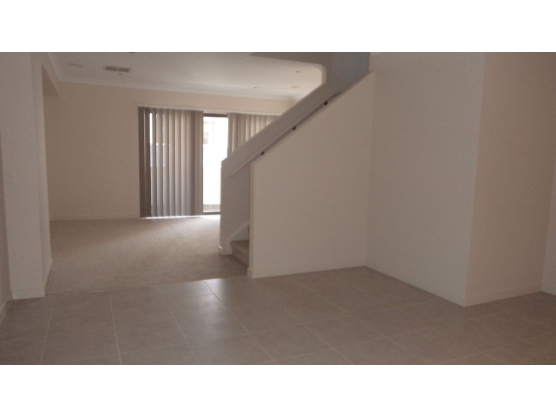 7/79-89 Lancefield Drive, Caroline Springs VIC 3023