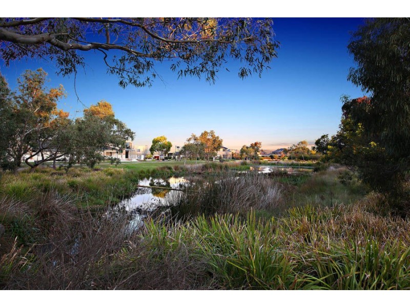 23 Glenmaggie Chase, Caroline Springs VIC 3023