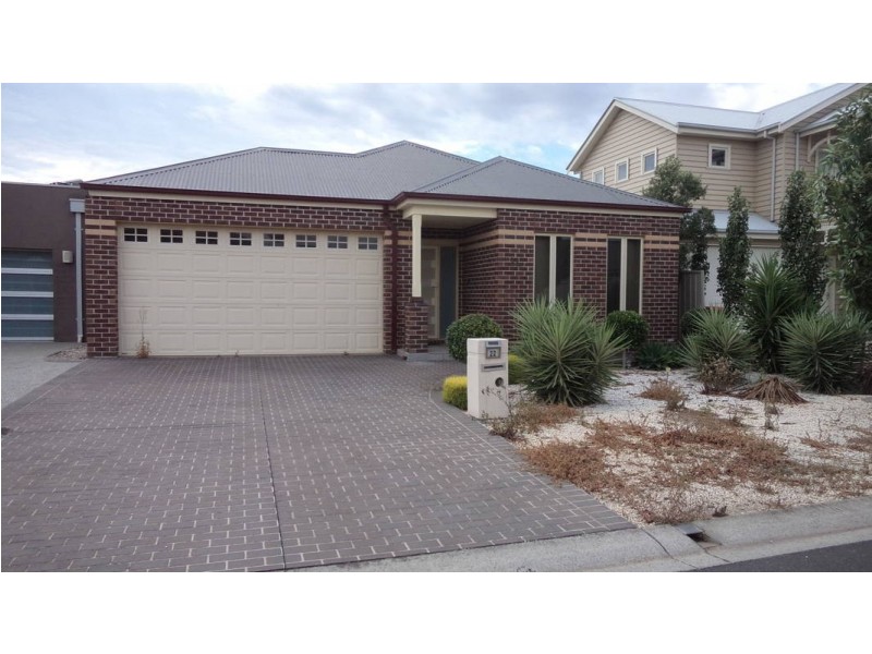 22 Yendon Close, Caroline Springs VIC 3023