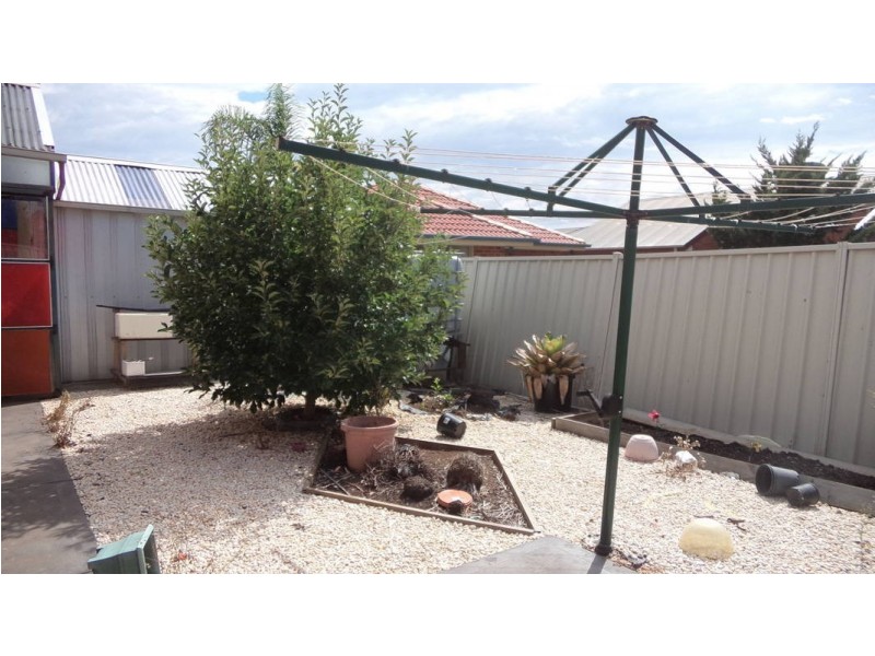 22 Yendon Close, Caroline Springs VIC 3023