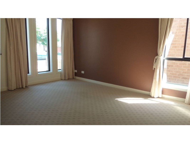 25 Streeton Avenue, Caroline Springs VIC 3023