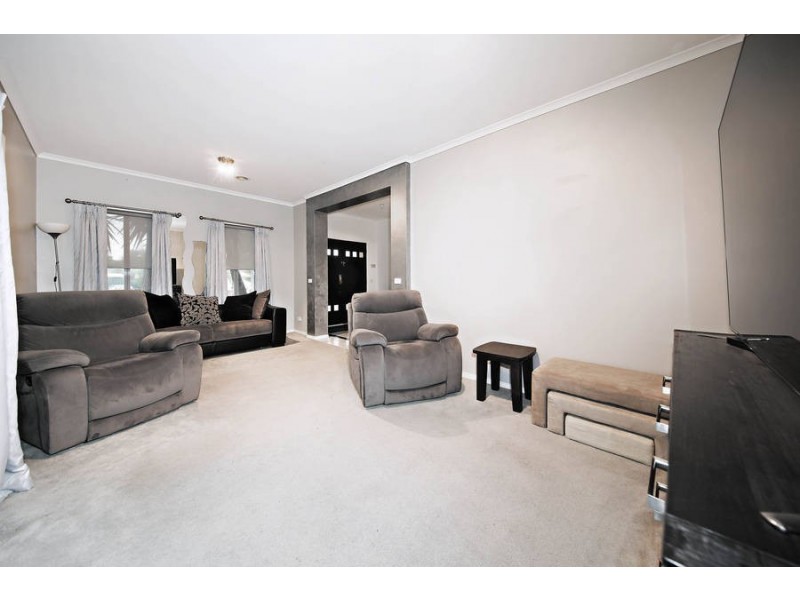 10 Mockridge Avenue, Burnside VIC 3023