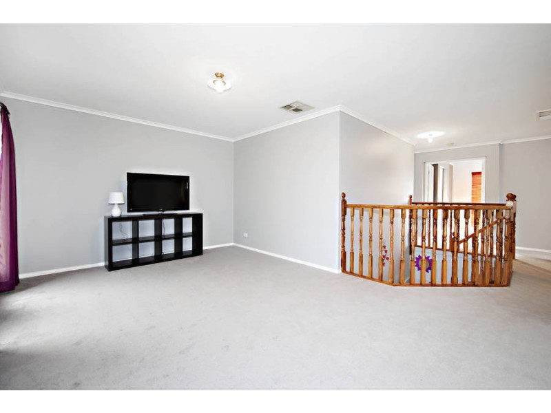 10 Mockridge Avenue, Burnside VIC 3023