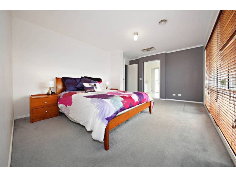 10 Mockridge Avenue, Burnside VIC 3023