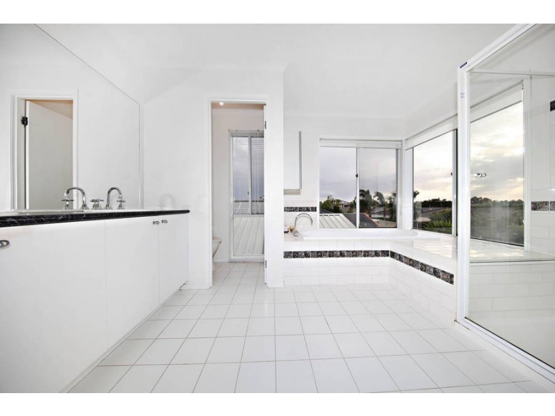 10 Mockridge Avenue, Burnside VIC 3023