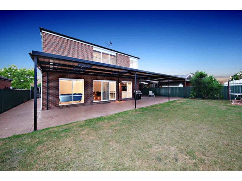 10 Mockridge Avenue, Burnside VIC 3023