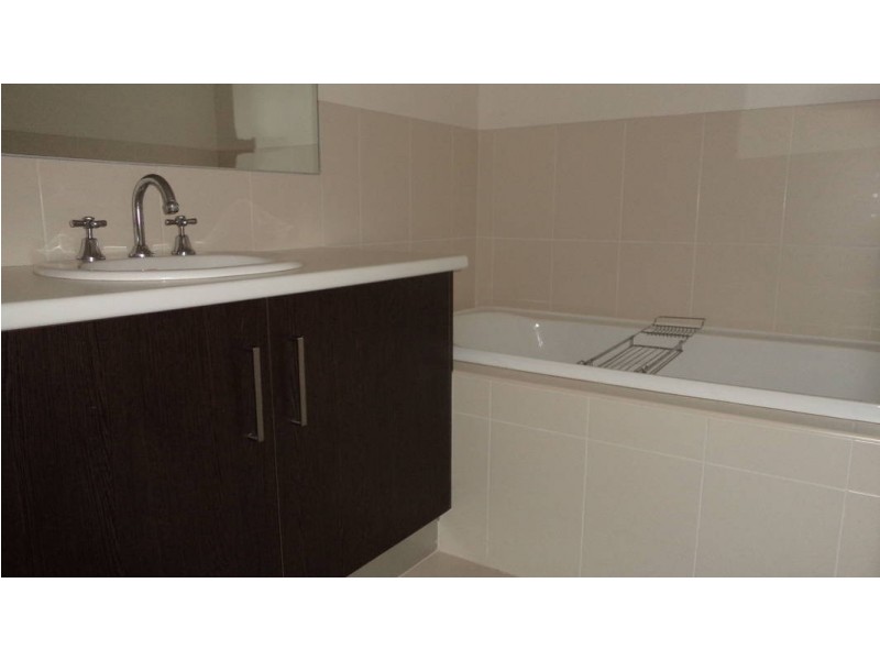 2/8 Jordyn Street, Tarneit VIC 3029