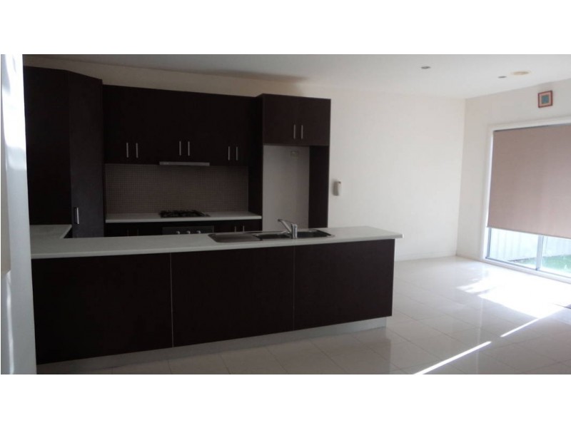 2/8 Jordyn Street, Tarneit VIC 3029