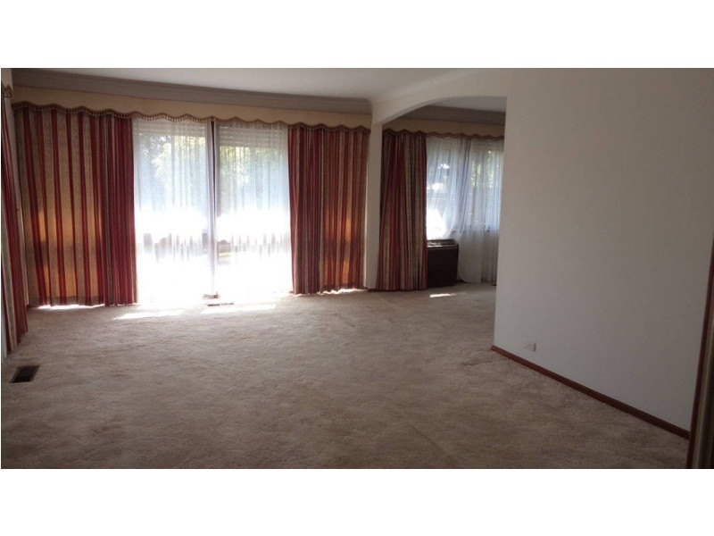 15 Harefield Crescent, Kealba VIC 3021
