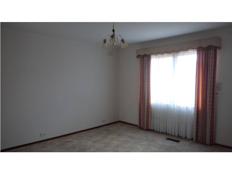 15 Harefield Crescent, Kealba VIC 3021