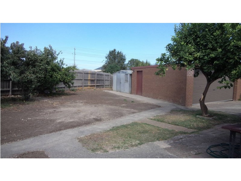 15 Harefield Crescent, Kealba VIC 3021