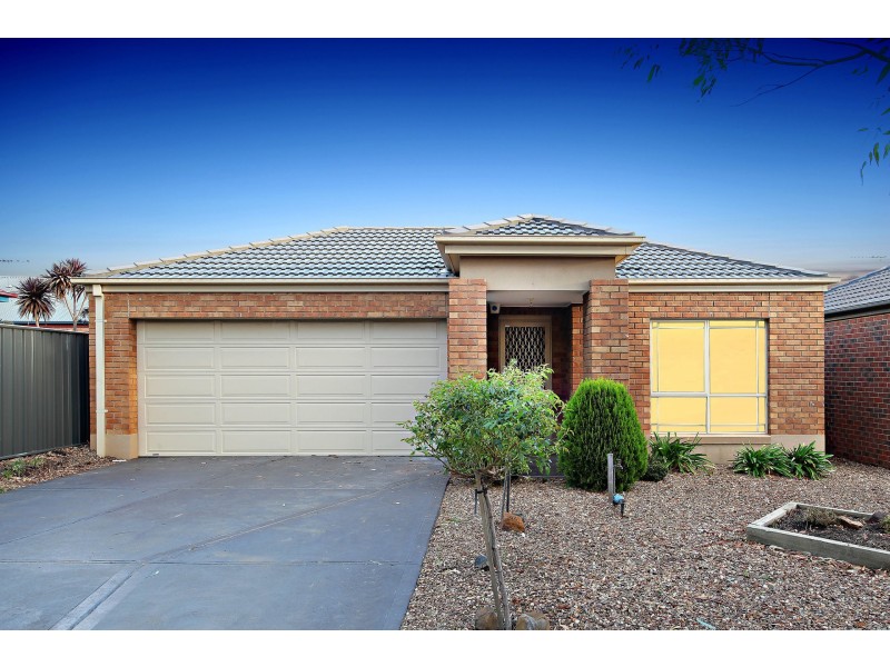 23 Dobell Crescent, Caroline Springs VIC 3023