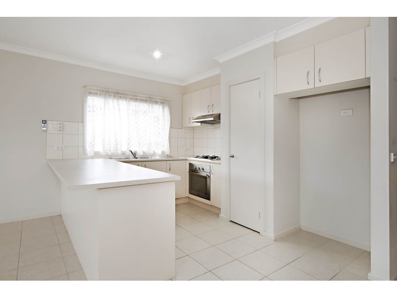 23 Dobell Crescent, Caroline Springs VIC 3023