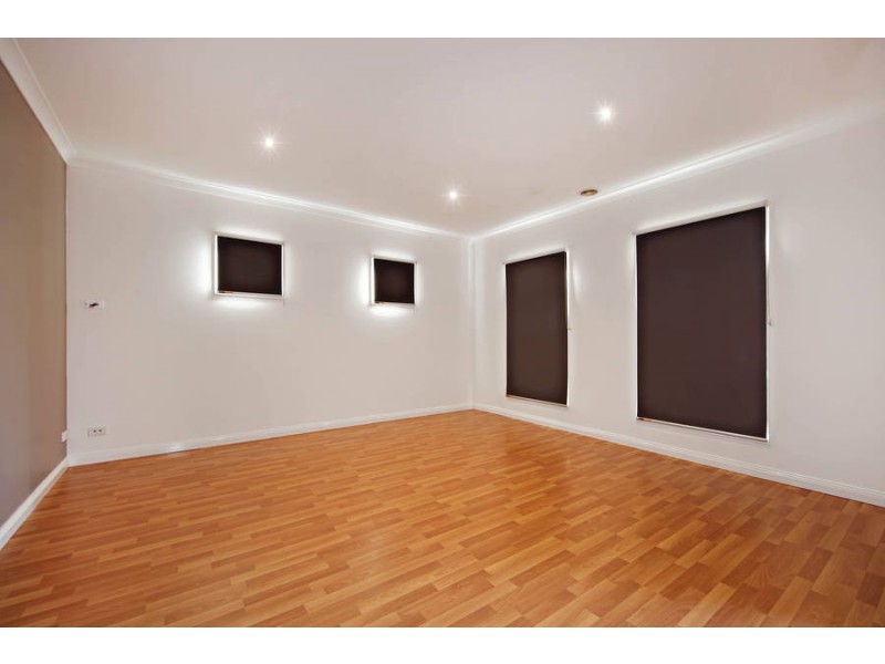 29 Heyson Parkway, Caroline Springs VIC 3023