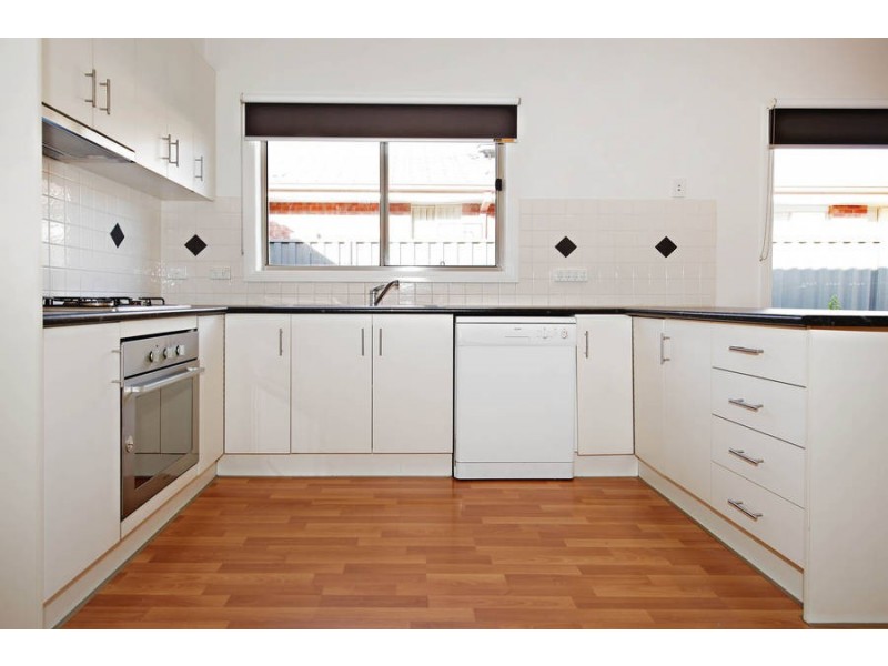 29 Heyson Parkway, Caroline Springs VIC 3023