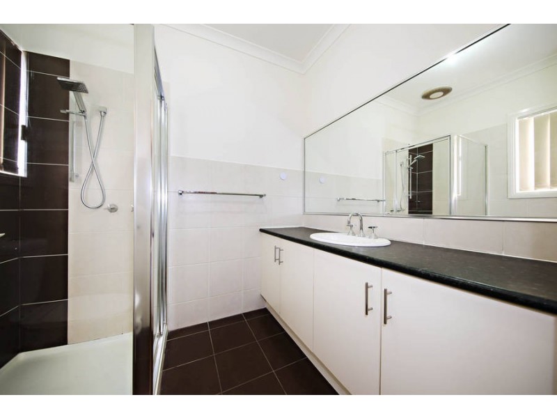 29 Heyson Parkway, Caroline Springs VIC 3023