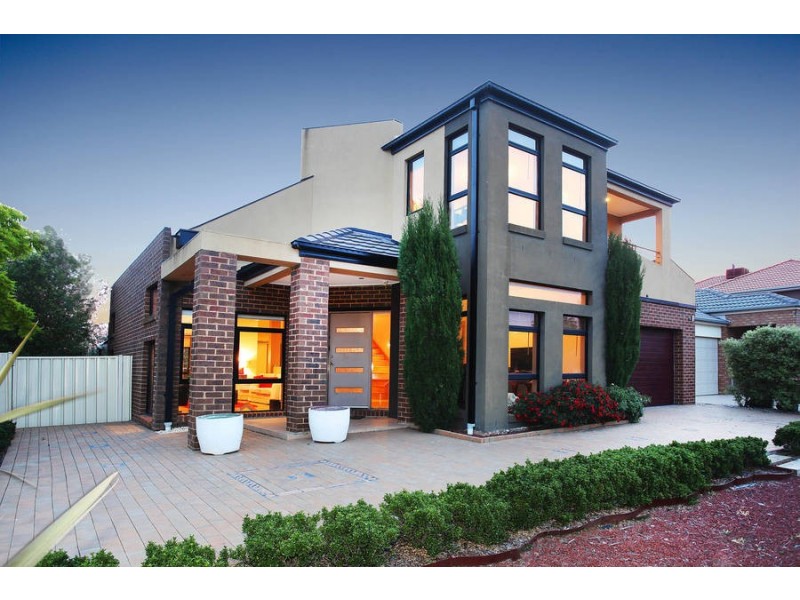 28 Studley Parkway, Caroline Springs VIC 3023