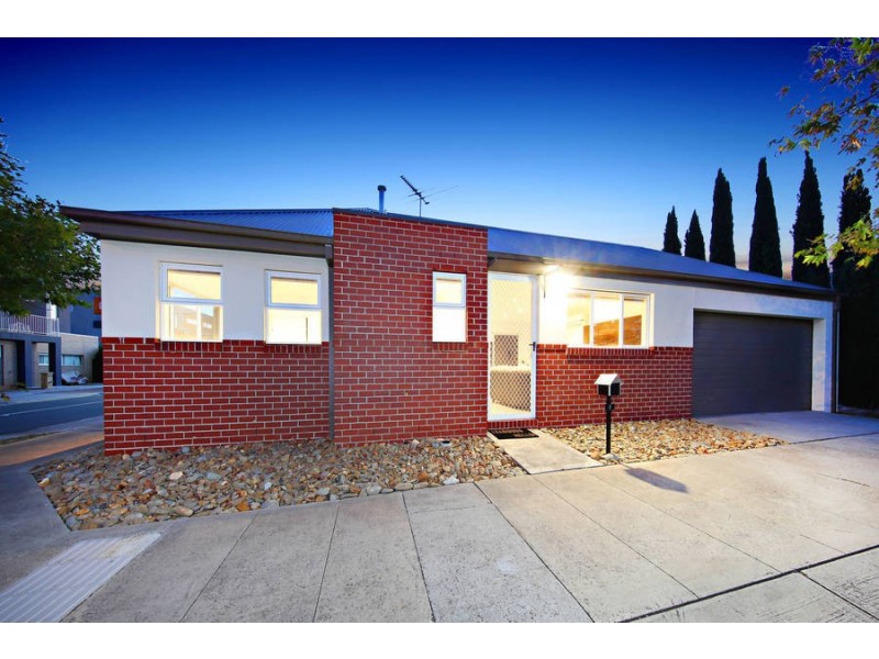 6 Strathvea Lane, Caroline Springs VIC 3023