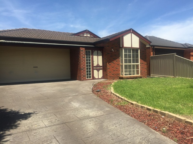 16 Milburn Circuit, Caroline Springs VIC 3023