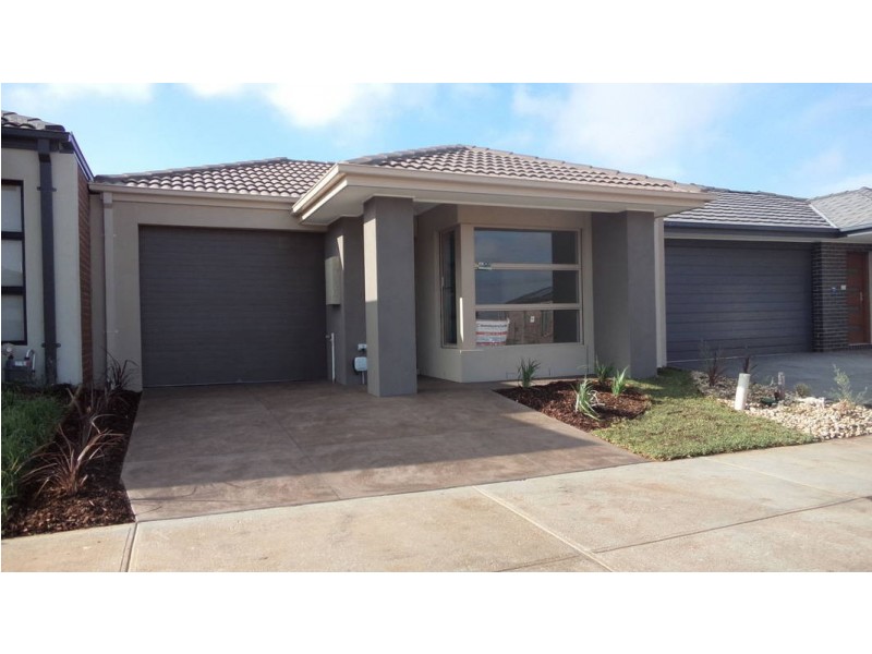 13 Forrester Grove, Plumpton VIC 3335