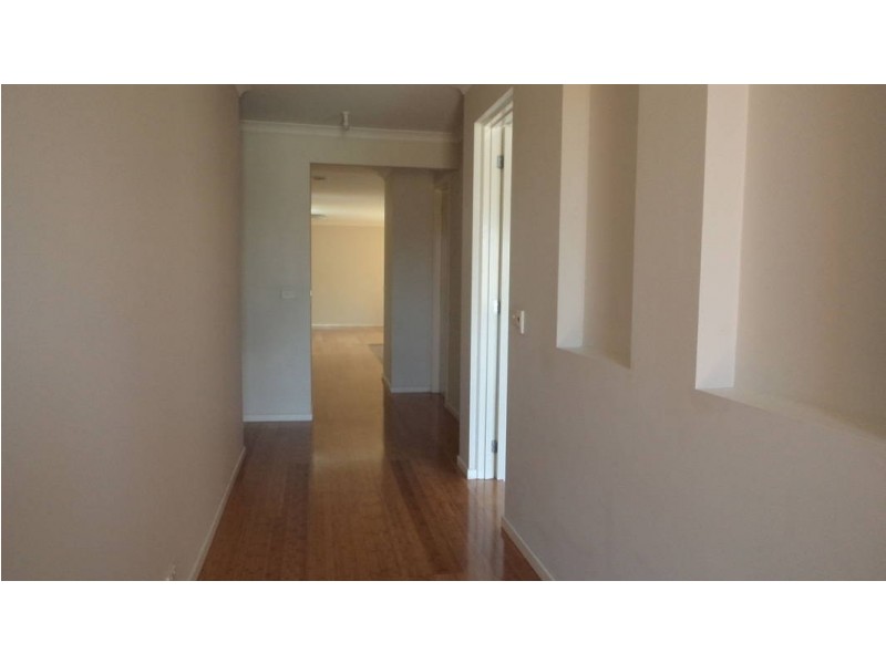 15 Hemsley Drive, Deer Park VIC 3023