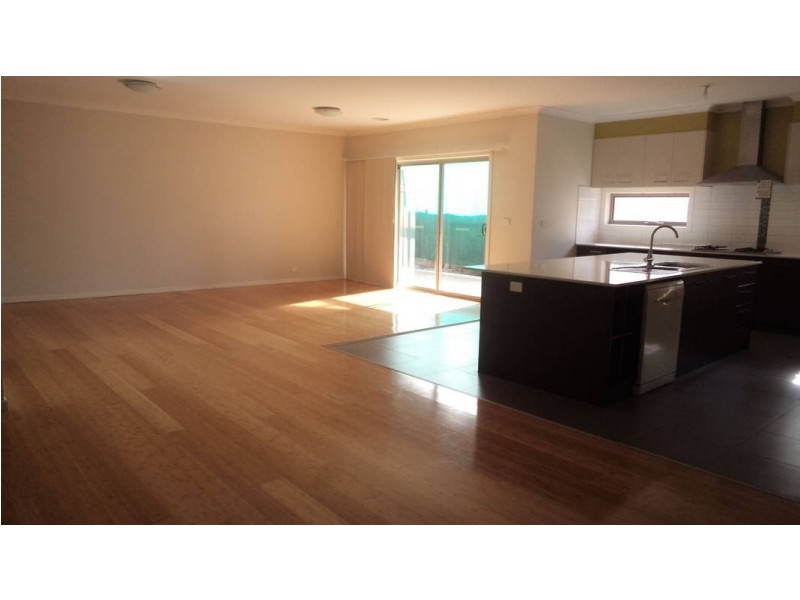 15 Hemsley Drive, Deer Park VIC 3023