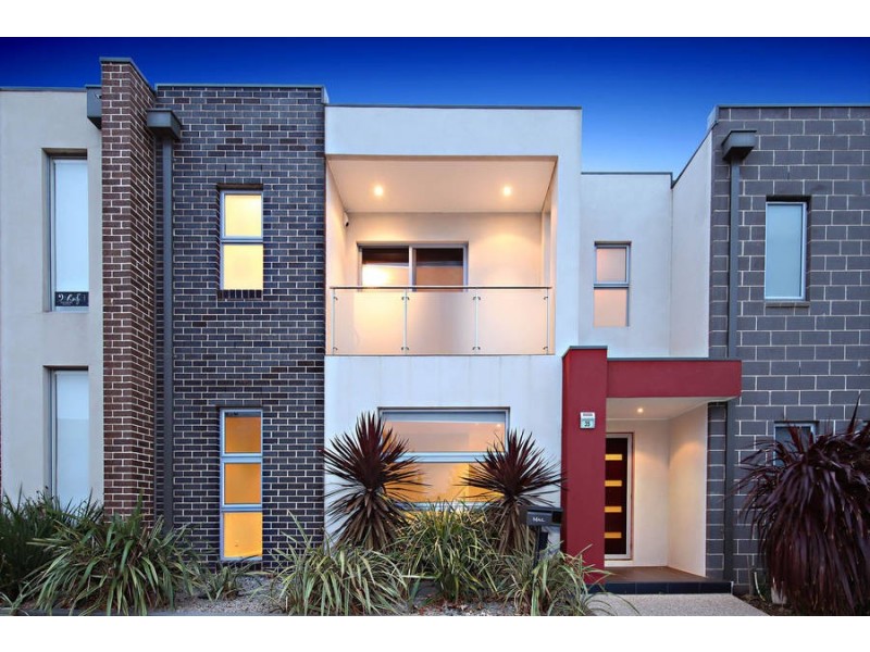35 The Esplanade, Caroline Springs VIC 3023