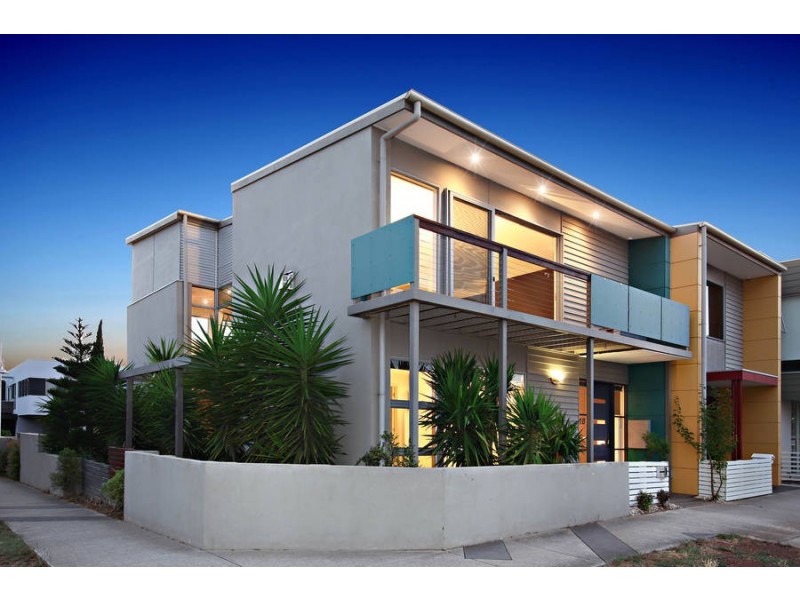 18 The Esplanade, Caroline Springs VIC 3023