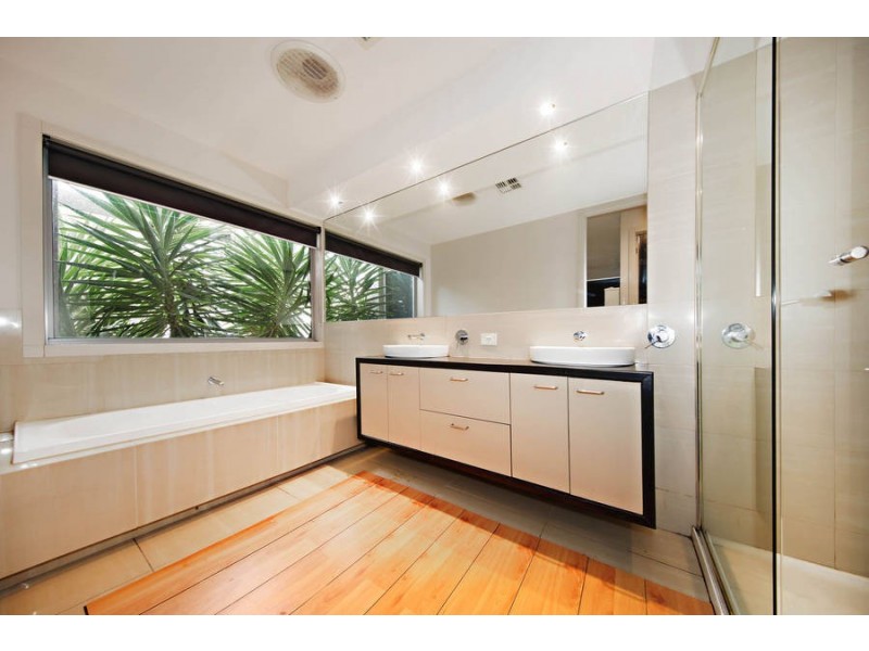 18 The Esplanade, Caroline Springs VIC 3023