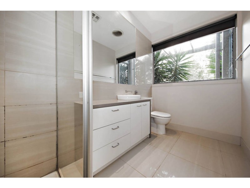 18 The Esplanade, Caroline Springs VIC 3023