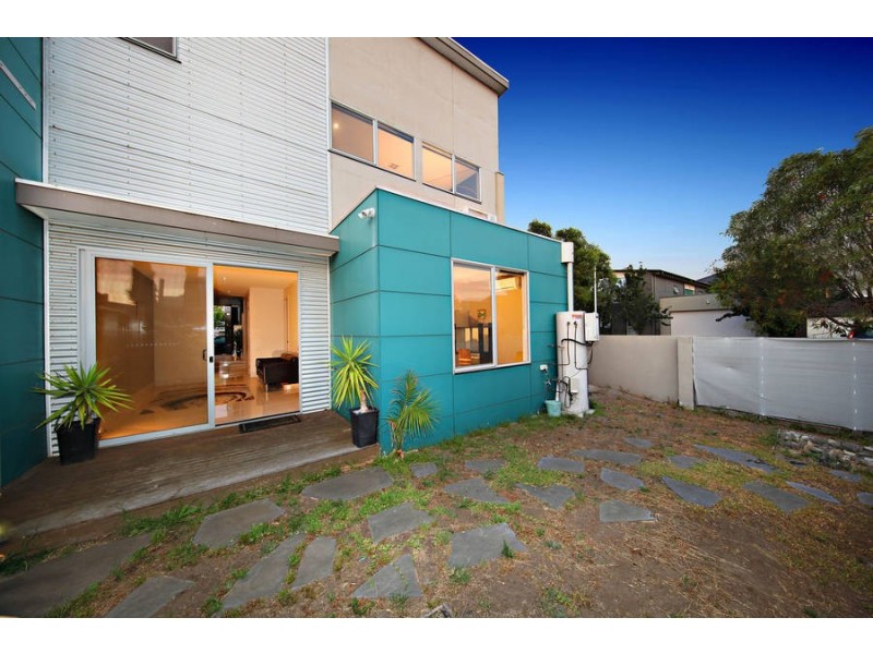 18 The Esplanade, Caroline Springs VIC 3023