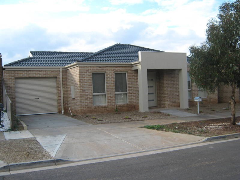 2/1 Manny Paul Cct, Burnside Heights VIC 3023