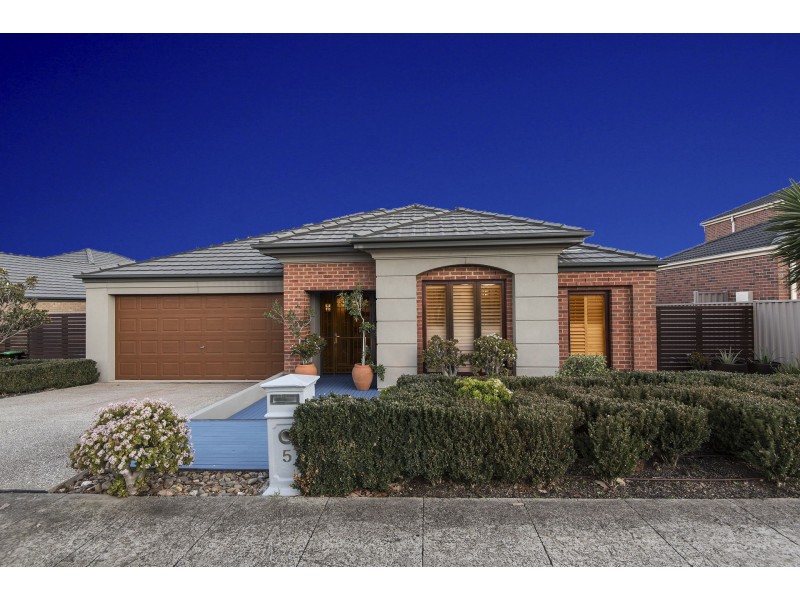 5 Woodbury Avenue, Caroline Springs VIC 3023