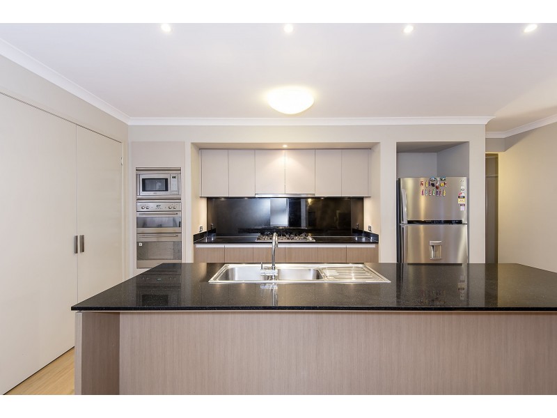 5 Woodbury Avenue, Caroline Springs VIC 3023